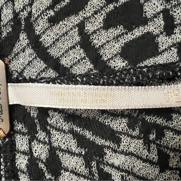 Free People Patterned Kimono Cardigan. Great pattern, cute and versatile. Sz L - Picture 7 of 11